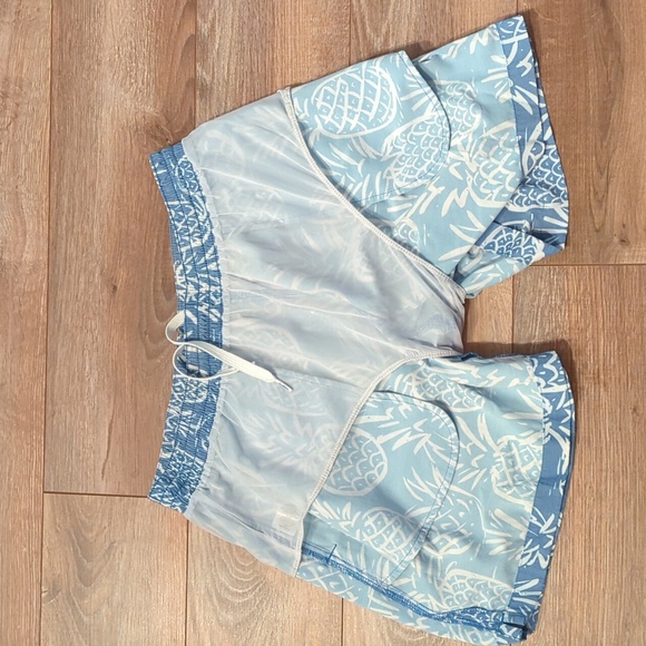 Chubbies Thigh-Napples 5.5" Swim Trunks Men's - L - Pineapple - Picture 4 of 5